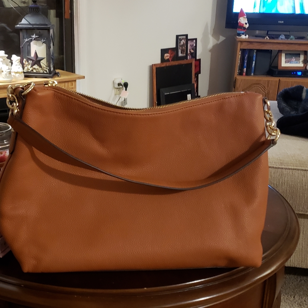 Kate Spade shoulder bag.